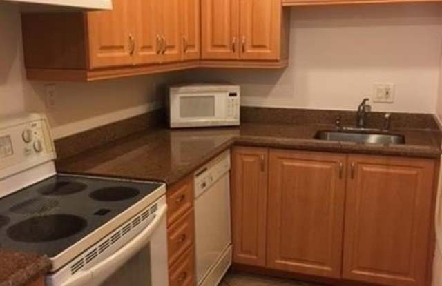 411 SE 8th Street unit: 127 photos photos