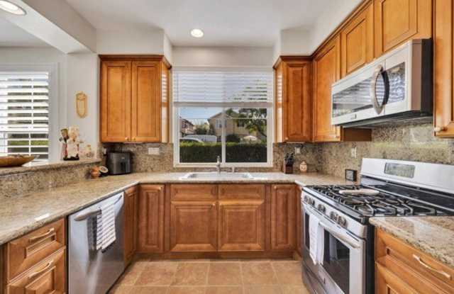 206 Via Vicini - 206 Vía Vicini, Rancho Santa Margarita, CA 92688