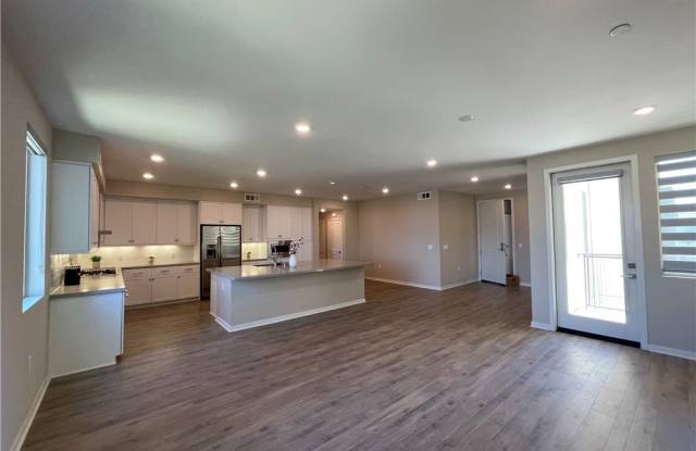 187 Bowery - 187 Bowery, Irvine, CA 92612