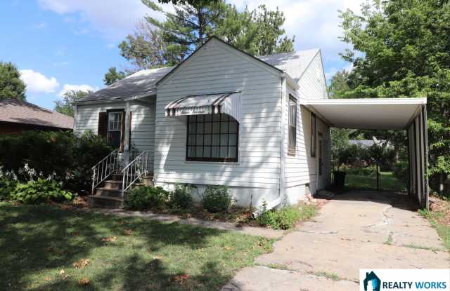 Adorable Two Bed One Bath Home photos photos