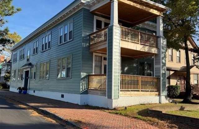 301 Dinwiddie Street Gallery 3