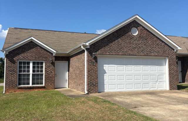 Garden Home For Rent! - 3940 Amanda Court, Center Point, AL 35215