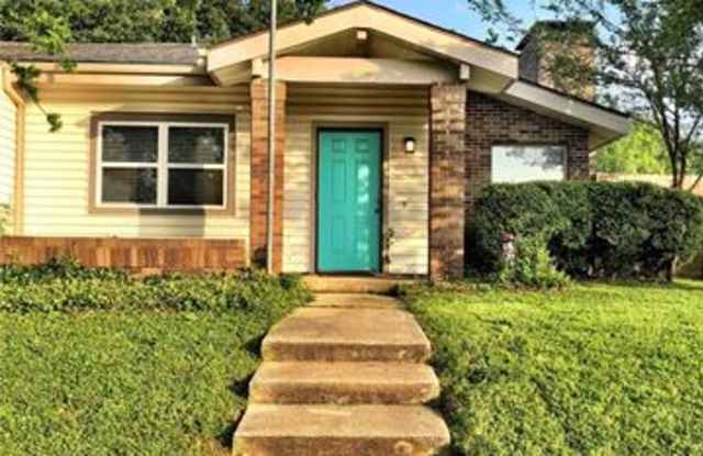298 W Corporate Drive - 298 West Corporate Drive, Lewisville, TX 75067
