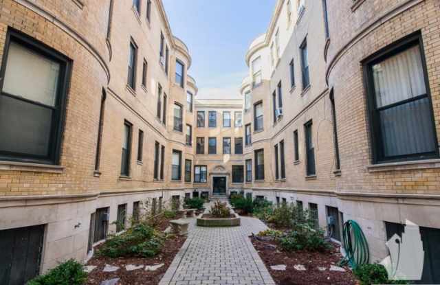 1216 North Dearborn St. photos photos