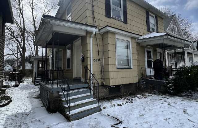 1525-1527 Clifford Avenue - 1527 photos photos