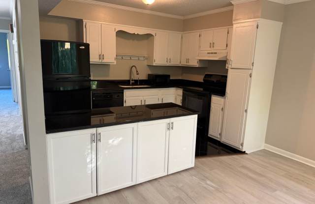 Lovely 2 Bedroom Condo in Raleigh | $500 OFF First Months Rent! Gallery 4