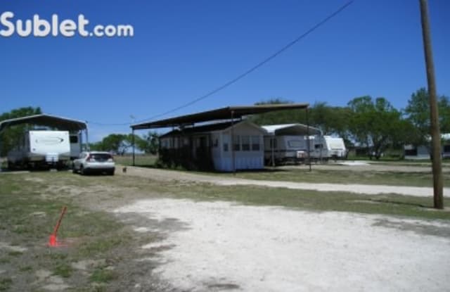 533 S Vista Ln - 533 S Vista Dr, Live Oak County, TX 78383