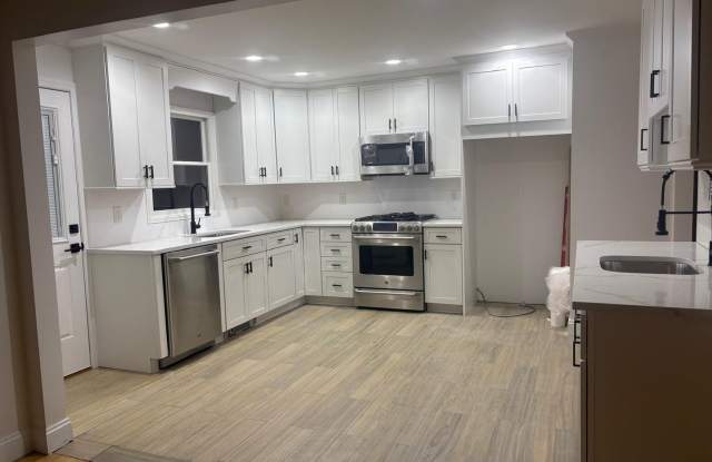 Spacious 5BR House in Suffern photos photos