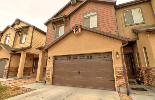 End unit town home photos photos End unit town home photos photos