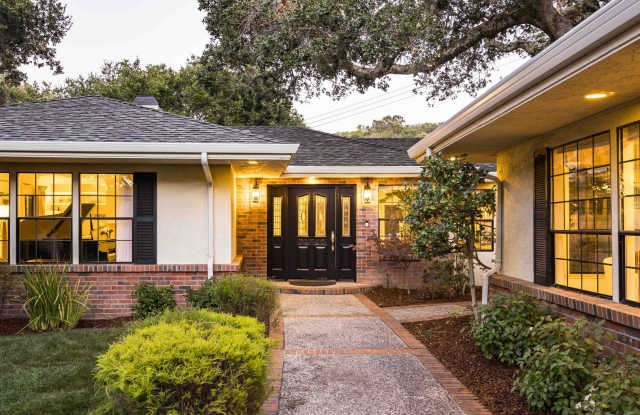 Luxurious Home in Atherton: Over an Acre of Private Elegance (Available for a 6 month Lease) Gallery 4