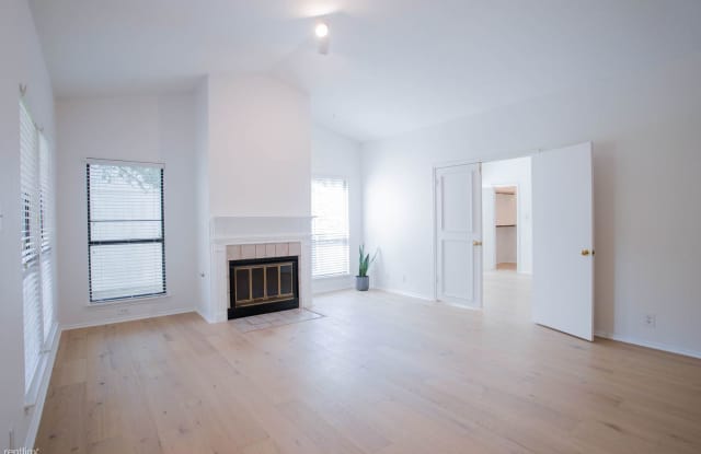 4113 Bayberry Dr Gallery 4