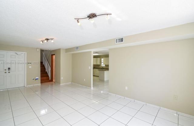 8927 SW 108th Cir Ct Gallery 3