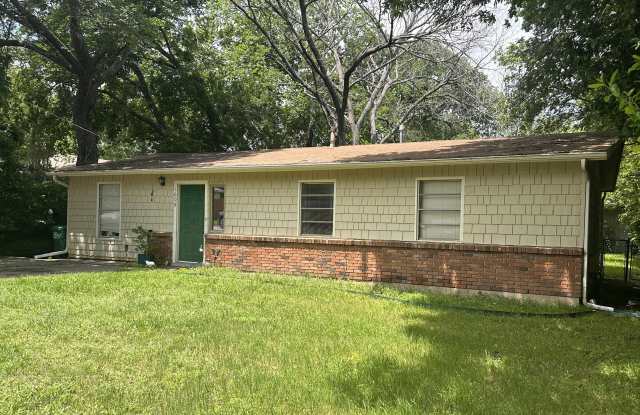 1608 Greenlee Street - 1608 Greenlee Street, Denton, TX 76205
