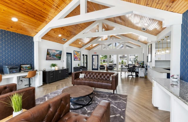 Mia LXMI Westchase East Gallery 3