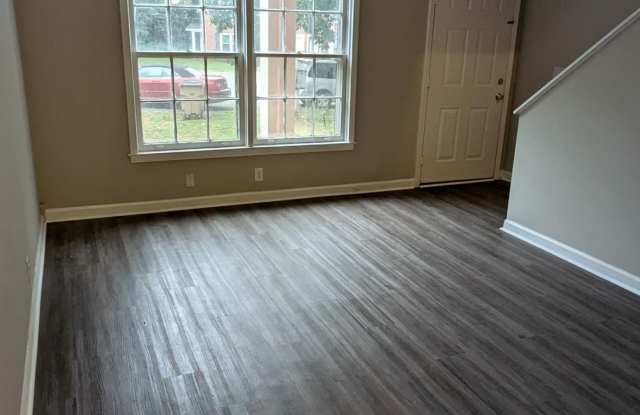 813 Holder Court - 1 photos photos