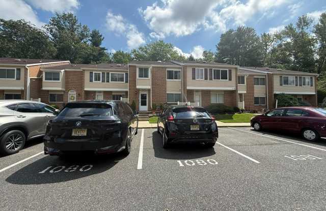 1080 PENDLETON CT Gallery 3