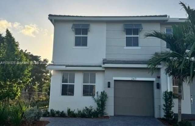 247 SW 169th Ln - 247 Southwest 169th Lane, Pembroke Pines, FL 33027 247 SW 169th Ln - 247 Southwest 169th Lane, Pembroke Pines, FL 33027