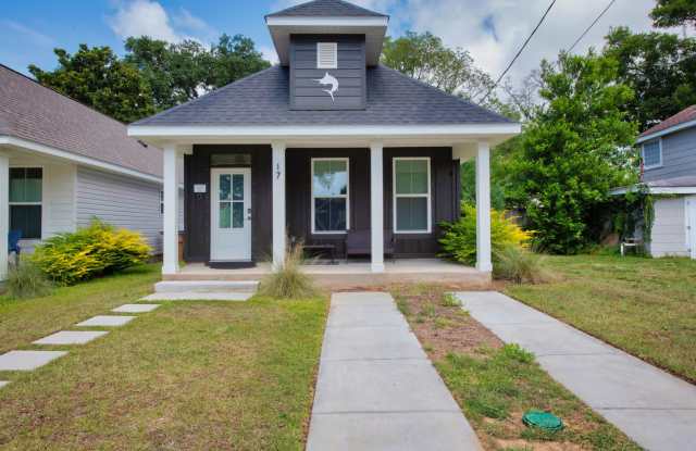 Spacious Dog-Friendly Pensacola Gem with High-Speed Internet & Fenced Yard! photos photos