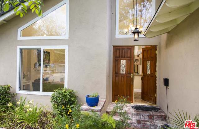 30721 LAKEFRONT Drive Gallery 4