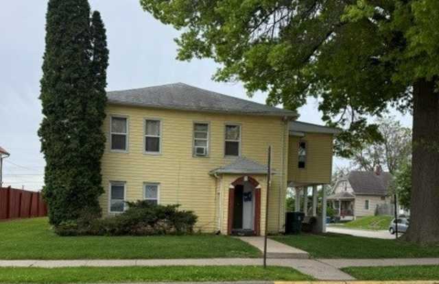 700 E 6th Street - 2 Gallery 1