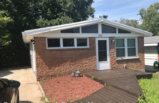2210 S. Maywood - 2210 South Maywood Avenue, Independence, MO 64052