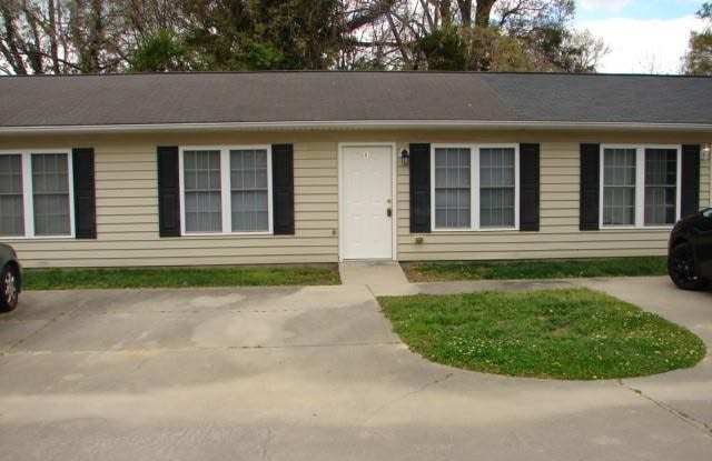 640-b Dixon Avenue - 640 Dixon Avenue, Asheboro, NC 27203