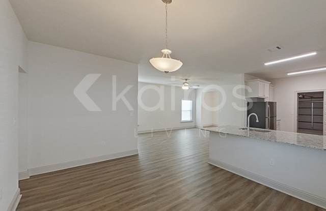 8033 S Hendrick Drive Gallery 4