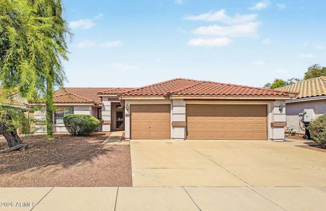 4008 W Bloomfield, Phoenix - Move in ready 3 bed/2 bath w/3 car garage Gallery 1