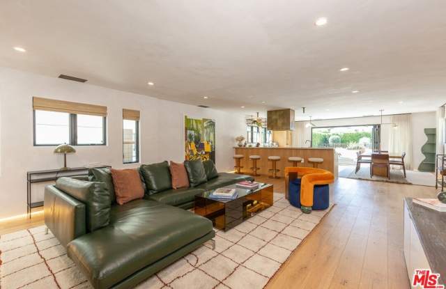 3066 St George Gallery 2