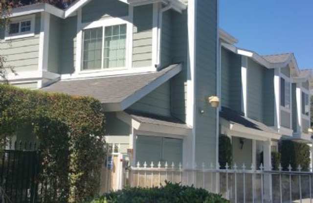 131  Central Ave - 131 West Central Avenue, Monrovia, CA 91016