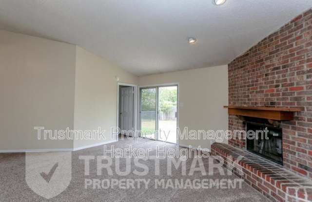 2503 Limestone Gallery 4