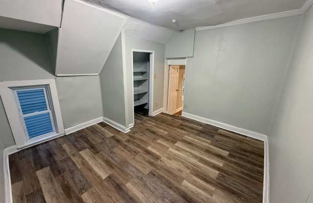 2114 Niagara StreetUnit 2 (Upper Back) Gallery 4
