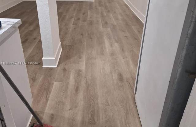 1236 NW 4th Ave photos photos