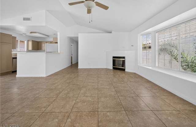 5412 Moonstruck Avenue Gallery 4