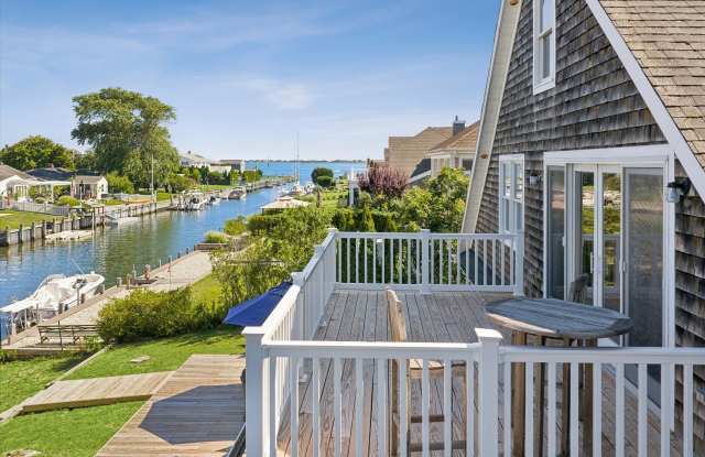 23 Whiting Road photos photos
