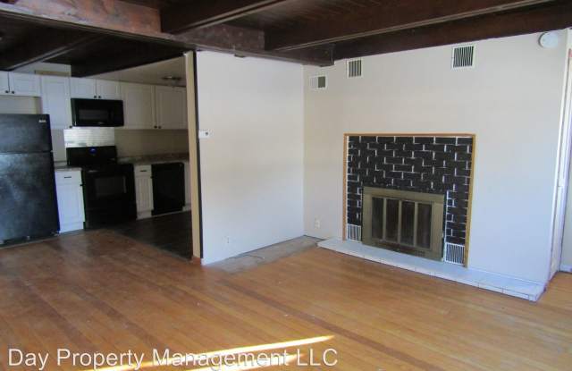 700 Kinzie Ct. Gallery 4
