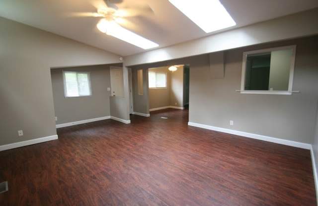 94 Circle Drive East Gallery 3