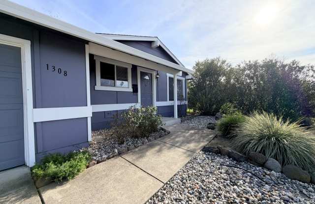 Charming Petaluma Home with Expansive Backyard photos photos