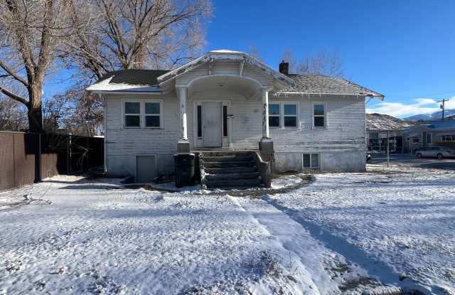 Corner location near ISU-Single Family Home with room to spread out! photos photos