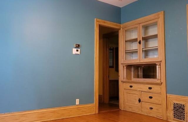 1031 East Land Place Gallery 3