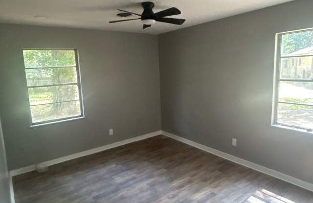 1114 Garden Park Drive Gallery 3