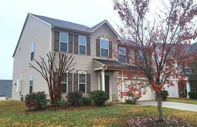 Beautiful 4 Bedroom House in Simpsonville SC! Move-In Special! - 9 Brenau Place, Greenville County, SC 29681
