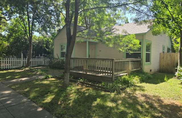 Very unique property in Central Chico-5 Bed/3 Bath Gallery 4