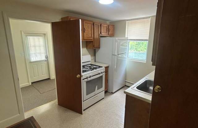Charming Apartment Just off of Moody Gallery 1