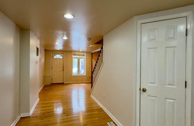 Charming 2BD/1.5BA Townhome in Canton, MD! Gallery 3