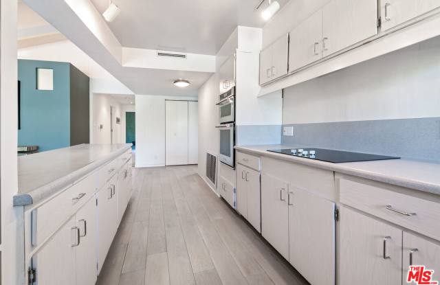 1127 Angelo Drive Gallery 3