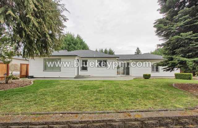 3 Bed, 3 Bath Home with a LARGE 1/2 Acre Yard and Deck, Boathouse and 2 Bonus Rooms photos photos