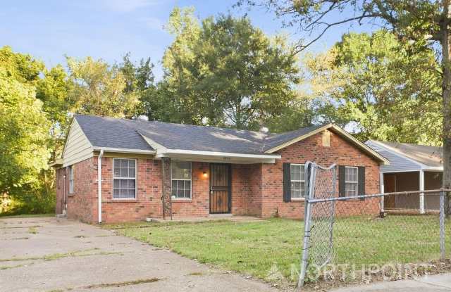 ** $500 OFF FIRST FULL MONTH ** 4-Bedroom, 1.5 Bath Single Family for Rent in Memphis, TN | Attached Garage & Modern Kitchen Gallery 3