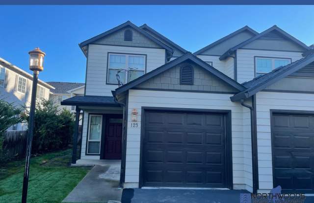 Beautiful 2 Bedroom 2.5 Bath Townhouse in Central Point photos photos