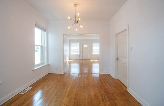 2100 West Race Avenue Gallery 2